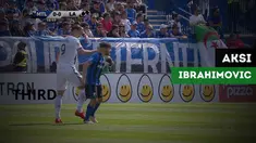 Zlatan Ibrahimovic memukul lawannya karena kesal kakinya terinjak.