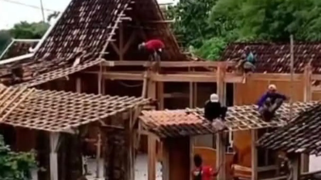 Niat Rujuk Ditolak, Pria di Grobogan Nekat Gergaji Rumah Jadi 2 Bagian