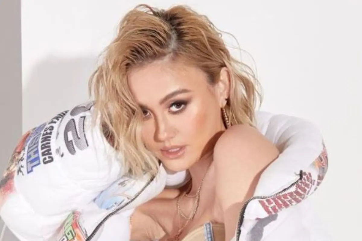 Gaya Agnez Mo Jadi Cover Majalah Fesyen Ternama Amerika Serikat