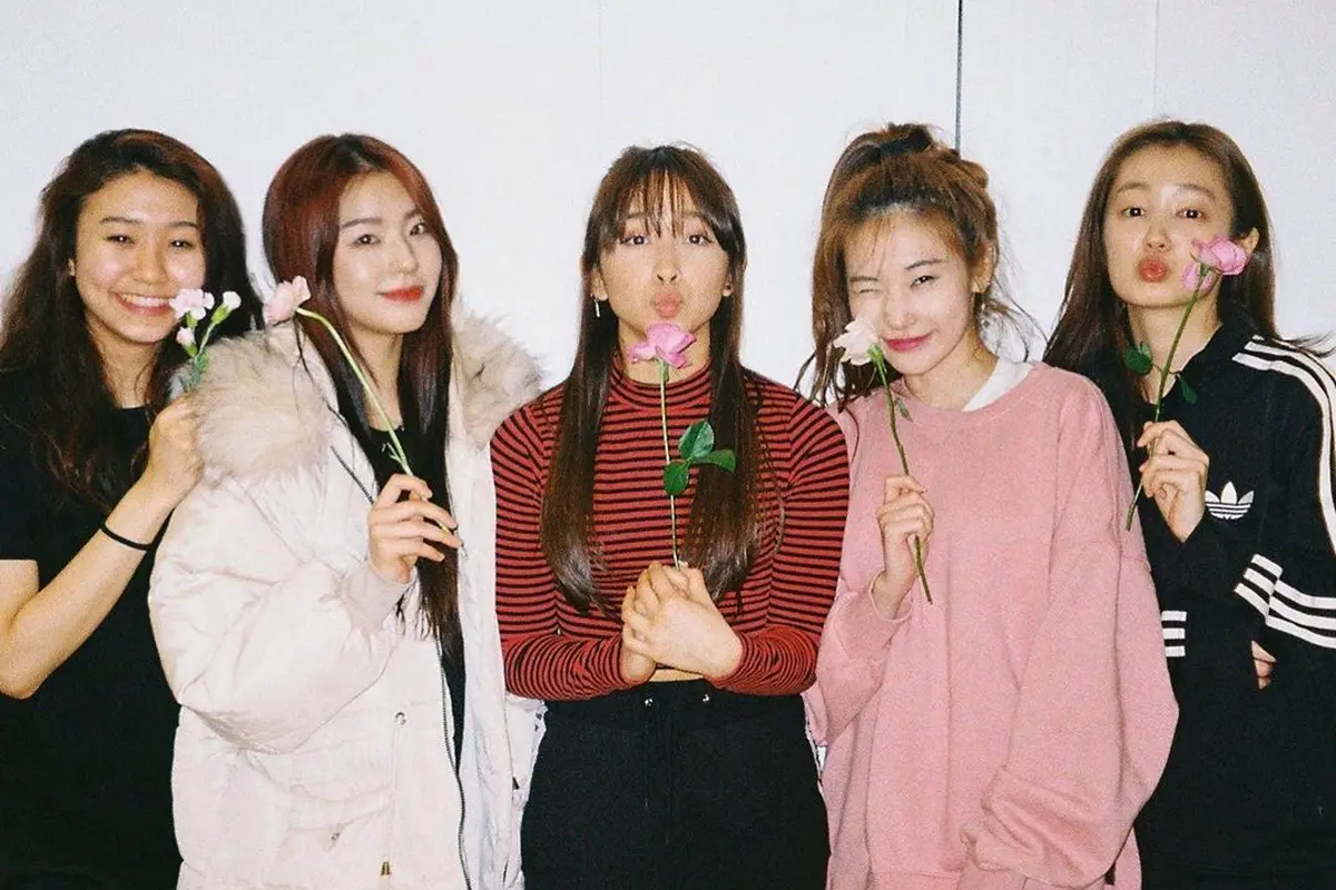 Jadi Idol Kpop Pertama Asal Indonesia, Ini 6 Potret Dita dan Member SECRET NUMBER