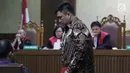 Terdakwa dugaan suap proyek sistem penyediaan air minum (SPAM) di Kementerian PUPR, Donny Sofyan Arifin saat menjalani sidang perdana di Pengadilan Tipikor, Jakarta, Rabu (15/5/2019). Sidang mendengar pembacaan dakwaan dari Jaksa KPK. (Liputan6.com/Helmi Fithriansyah)