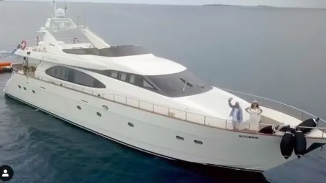 Honeymoon Lagi, Ini 6 Momen Mesra Maia Estianty dan Irwan Mussry di Maladewa