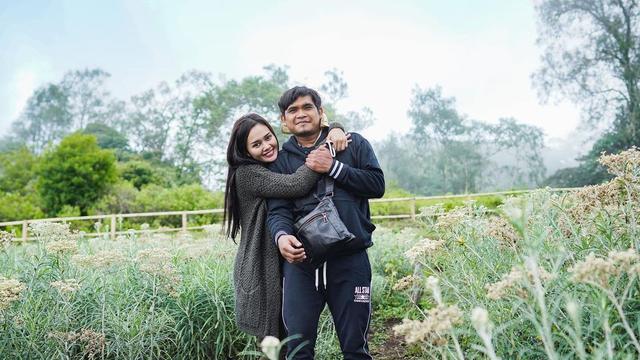 Gugat Cerai, Ini 6 Potret Kenangan YouTuber Maell Lee dan Intan Ratna Juwita