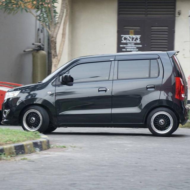 10 Potret Modifikasi Suzuki Karimun Wagon R, LCGC Kotak dengan Kelegaan Maksimal