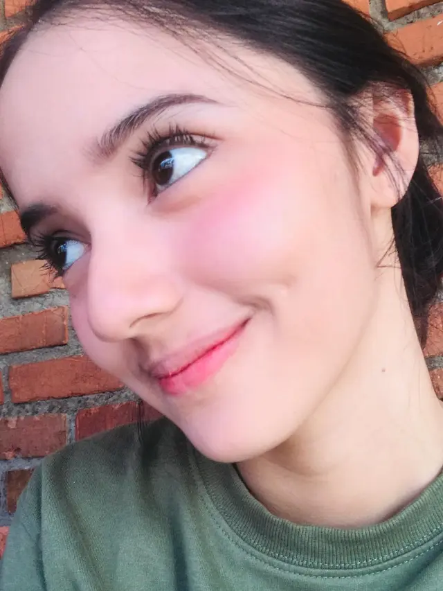 Rhesma Anissa (Sumber: Instagram/rhesmanissa_)