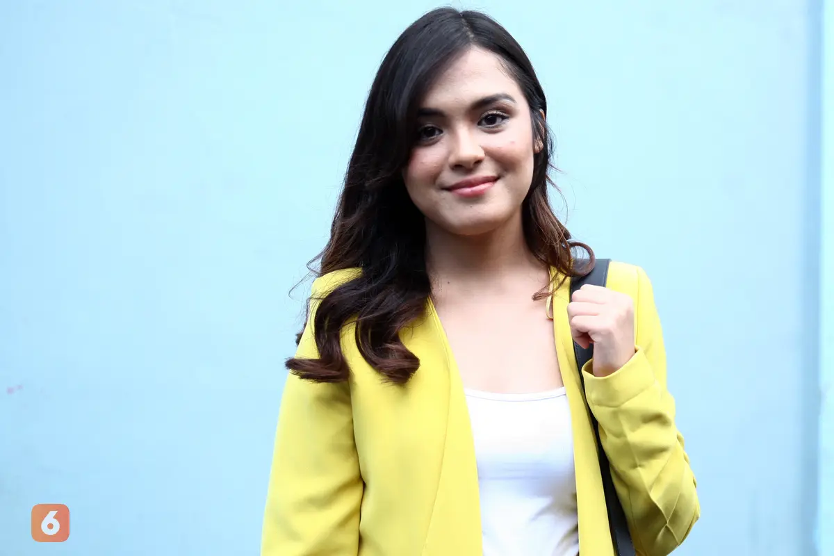[Bintang] Vebby Palwinta