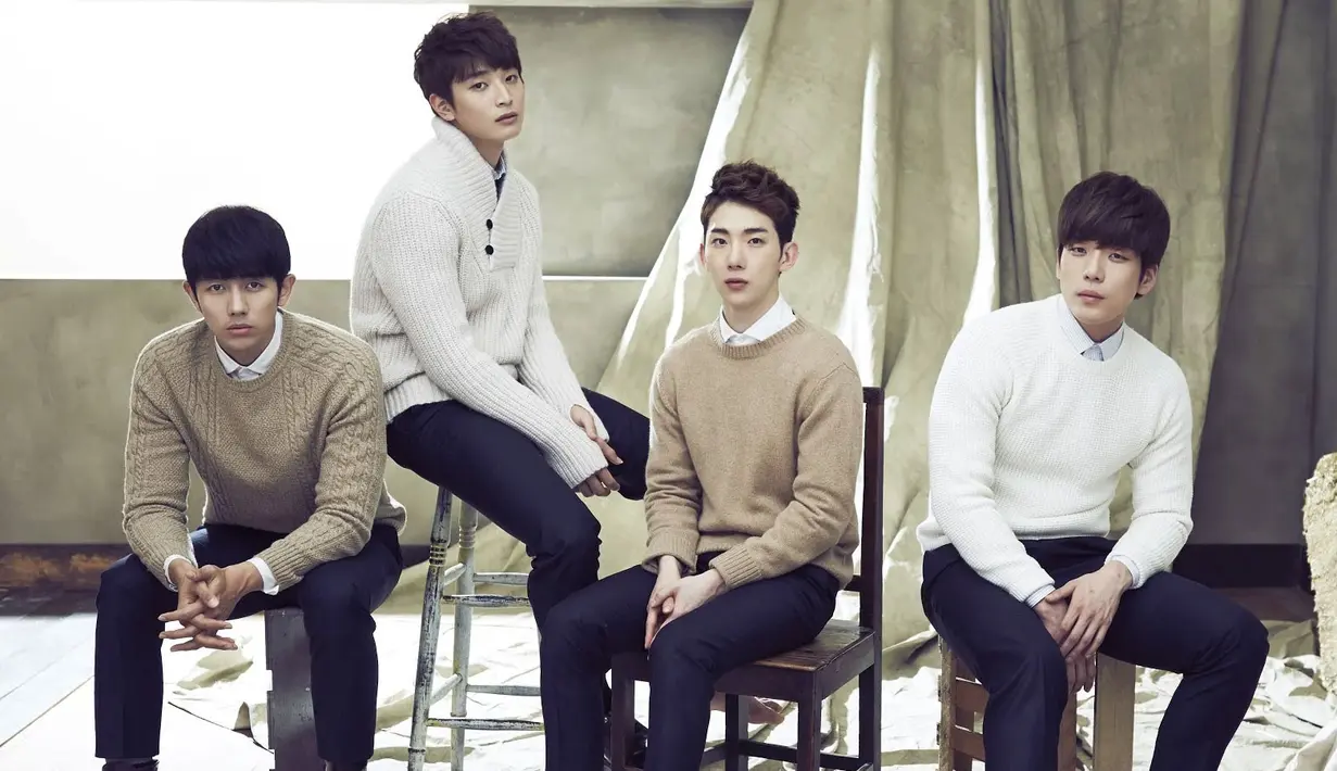 2AM merupakan subunit dari One Day. Lagu-lagu mereka yang terkenal adalah Never Let You Go, One Spring Day, I Wonder if Your Hurt. Akan tetapi grup yang diberntuk pada 2008 ini bubar pada 2014. (Foto: koreaboo.com)