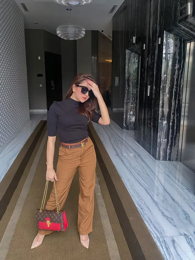 7 Pesona Hana Hanifah, Dikenal sebagai Artis FTV hingga Selebgram