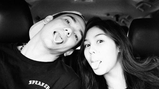 Kabar putusnya hubungan Adipati Dolken dengan Vanesha Prescilla telah dijawab. Adipati mengaku bahwa hubungannya dengan Vanesha masih berjalan dengan baik. (Liputan6.com/IG/adipati)