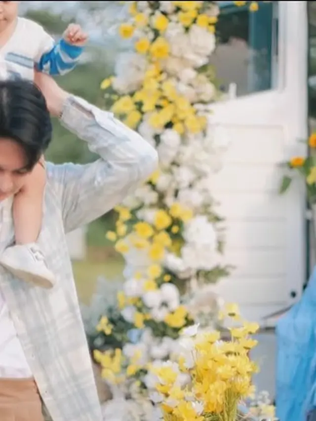 Rey Mbayang beri kejutan Dinda Hauw di anniversary pernikahannya (Instagram/rey_mbayang)