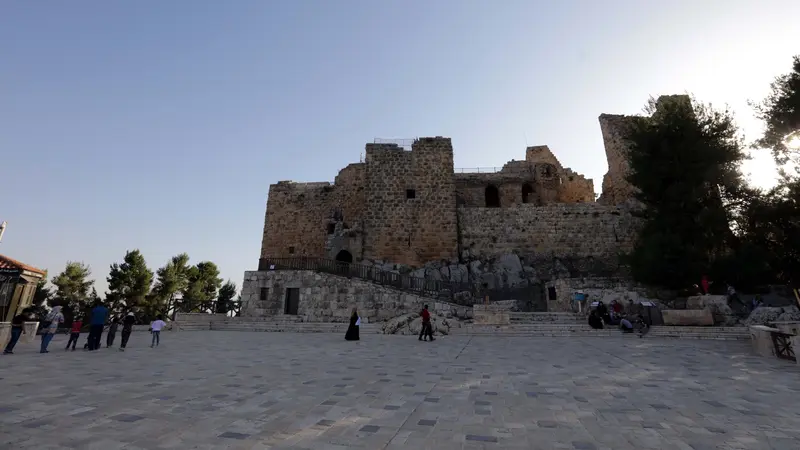 Mengunjungi Kastil Ajloun yang bersejarah di Yordania