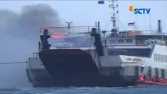 KMP Labitra Adinda terbakar di Selat Bali dalam perjalanan menuju Pelabuhan Ketapang, Banyuwangi. Proses evakuasi penumpang dan ABK berlangsung dramatis.