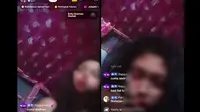 Tangkapan layar aksi FY yang berhubungan intim sambil live TikTok (Liputan6.com/Istimewa)