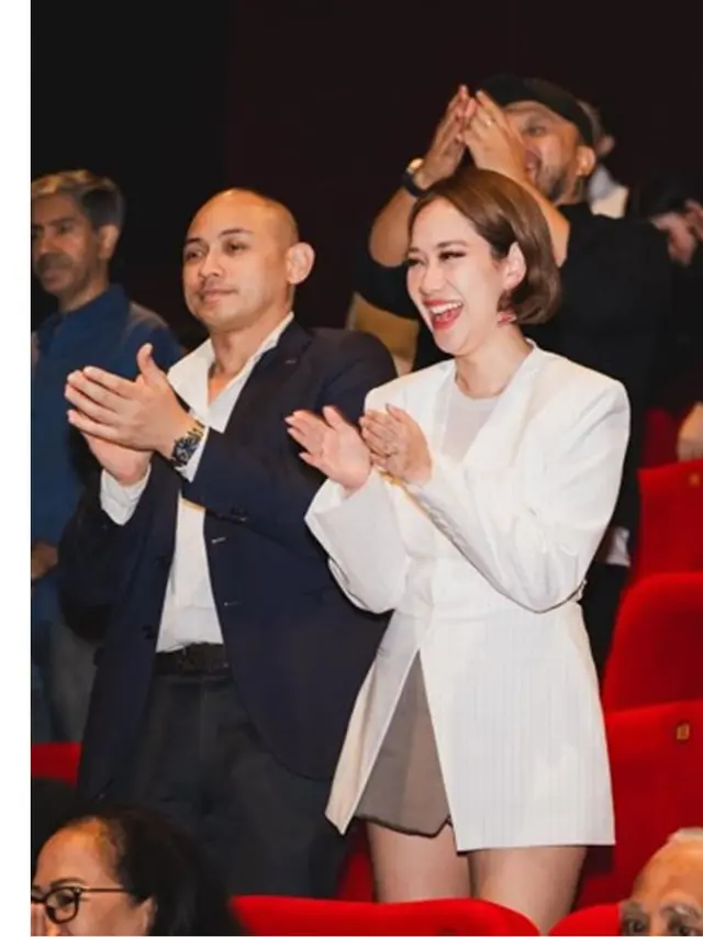 6 Potret BCL di Premiere Film Pangku, Beri Dukungan Debut Sutradara Reza Rahadian