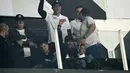 Neymar Jr diketahui mengalami cedera betis saat membela klubnya, Santos pada laga sebelumnya. Ia dipastikan absen dalam beberapa pertandingan mendatang bersama klub. (AFP/Nelson Almeida)