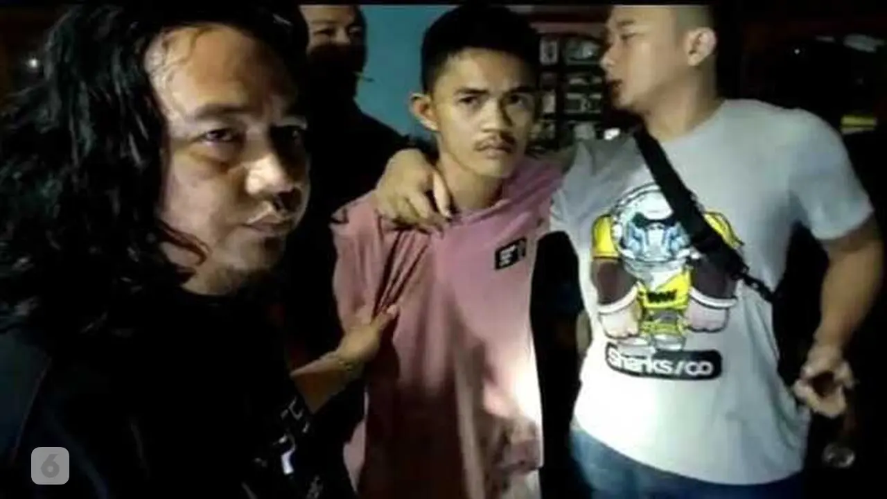Polisi menangkap pembunuh pria yang tewas di parkiran hotel Palembang, Minggu (4/12/2022) malam.