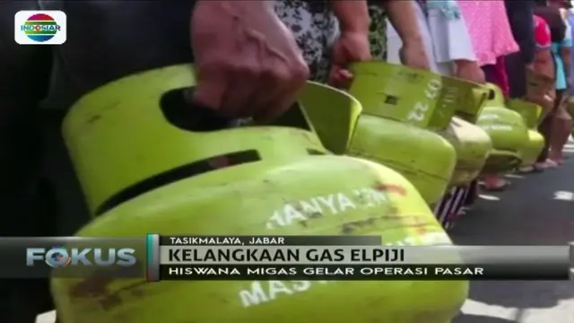 Kelangkaan gas elpiji 3 kilogram masih saja terjadi di sejumlah daerah, termasuk di Ibu Kota Jakarta.