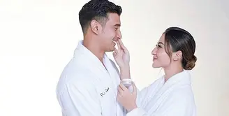 Ali Syakieb dan Margin Wieheerm, setelah resmi menikah kini tengah menikmati kehidupan barunya sebagai pasangan suami istri. Seperti yang lainnya, mereka pun berencana ingin segera memiliki momongan. (Instagram/alsyakieb)