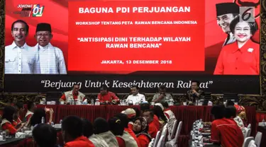 Suasana workshop tentang peta rawan bencana Indonesia di Kantor DPP PDIP, Jakarta, Kamis (13/12). Workshop ini bertema 'Antisipasi Dini Terhadap Wilayah Rawan Bencana'. (Liputan6.com/Faizal Fanani)