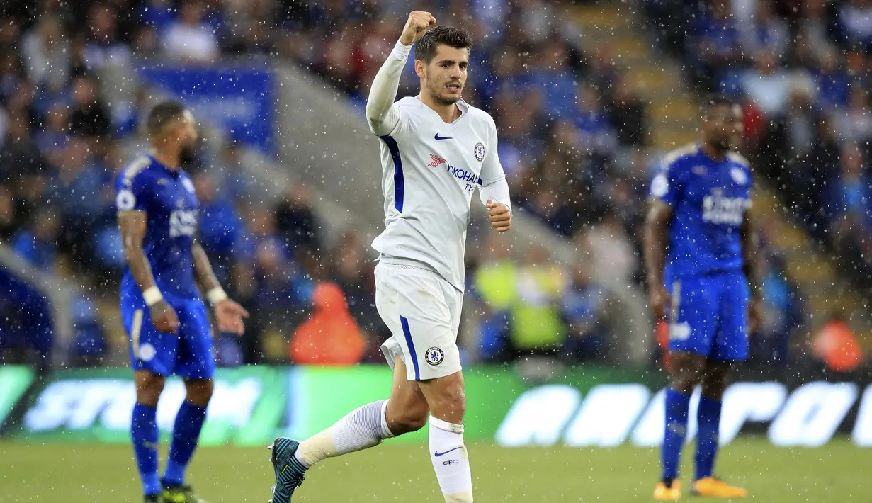 Alvaro Morata merayakan golnya ke gawang Leicester City pada lanjutan Premier League di King Power Stadium, Leicester, (9/9/2017). Chelsea menang 2-1.  (Mike Egerton/PA  via AP)
