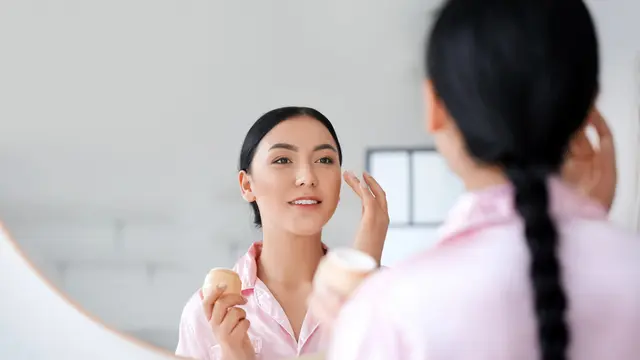 5 Tips Nude Makeup Agar Pancarkan Pesona Elegan di Momen Penting