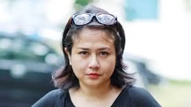 Ria Berambut Pendek