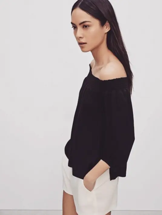 Tak hanya itu, gadis yang kerap di isukan dekat dengan Nicholas Saputra juga mengungkapkan jam kerja sebagai model di Amerika Serikat sangatlah padat. (viainstagram@marianadantecnyc/Bintang.com)