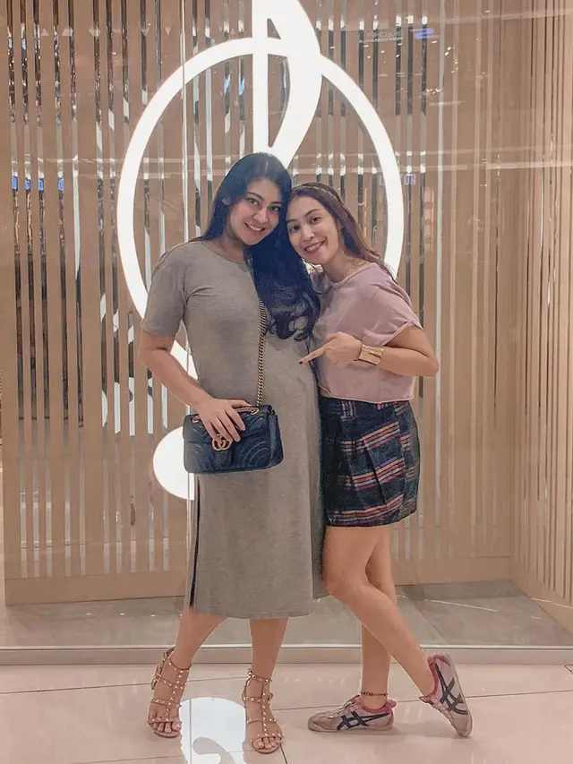 7 Potret Baby Bump Ayu Anjani Pemeran Lasmini yang Hamil Anak Ke-3