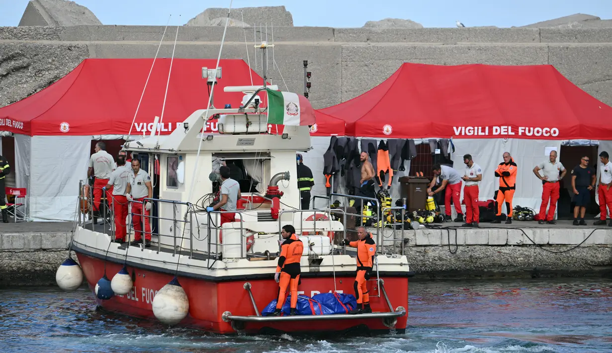 Sebanyak lima jenazah penumpang superyacht Bayesian ditemukan pada Rabu, diduga termasuk konglomerat Inggris Mike Lynch dan putrinya, Hannah. (Alberto PIZZOLI / AFP)