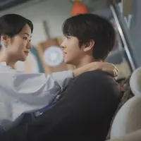 Jeon Yeo Been dan Ahn Hyo Seop dalam serial A Time Called You. (Foto: Lim Hyo Sun/Netflix)