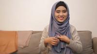 Tutorial Hijab Praktis untuk Tampilan ke Kantor (Tangkapan Layar Vidio.com/Liputan6.com)