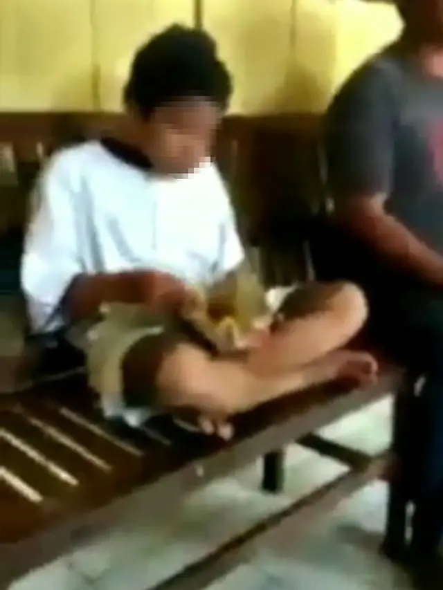 Dikira Mau Bunuh Diri, Remaja yang Panjat Pohon Ini Bikin Geger Warga