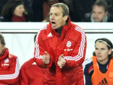 Bayern Munich&#039;s coach Juergen Klinsmann reacts to Stuttgart&#039;s equalizer during the German first division Bundesliga match VfB Stuttgart vs FC Bayern Munich in Stuttgart on December 13, 2008. AFP PHOTO/OLIVER LANG