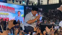 Capres Prabowo Subianto menghadiri silaturahmi Relawan Prabowo-Gibran se-Sulsel di GOR Sudiang Jalan Pajjaiang, Biringkanaya, Kota Makassar, Sulawesi Selatan pada Jumat (2/2/2024). (Liputan6.com/ Ady Anugrahadi)