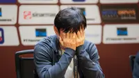 Reaksi pelatih Timnas Indonesia, Shin Tae-yong saat konferensi pers usai laga menghadapi Vietnam yang berakhir dengan kemenangan 1-0 pada laga Grup F kualifikasi Piala Dunia 2026 Zona Asia di Stadion Utama Gelora Bung Karno (SUGBK), Senayan, Jakarta, Kamis (21/3/2024). (Bola.com/Bagaskara Lazuardi)