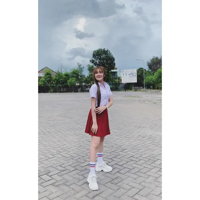 6 Gaya Nella Kharisma Pakai Baju Sekolah, Masih Pantas dan Imut