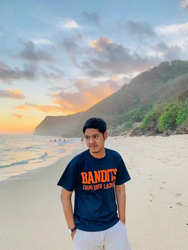 Jarang Terekspos, Ini 6 Potret Donny Adik Kandung Arya Saloka