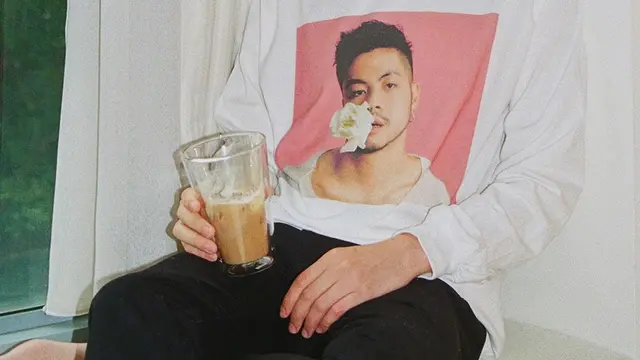 Gentle Bones dan Benjamin Kheng, memberikan kejutan kepada penggemarnya di penghujung tahun (https://www.instagram.com/p/CI7aJK0J8Tl/)