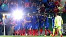 Pemain Prancis merayakan gol ketiga yang dicetak Lucas Tousart ke gawang Italia dalam final Piala Eropa U-19 di Sinsheim, Jerman, (24/7/2016). (AFP/Daniel Roland)