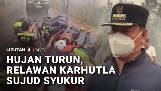 Hujan Turun saat Karhutla, Petugas Damkar Sujud Syukur