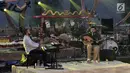 Duo asal Perancis, Insula, tampil pada hari kedua Jazz Gunung 2018 di Kawasan Gunung Bromo, Jawa Timur, Sabtu (28/7). Pagelaran berskala internasional tersebut berlangsung selama 3 hari mulai tanggal 27 sampai 29 Juli. (Liputan6.com/HO/Ridhwan Siregar)