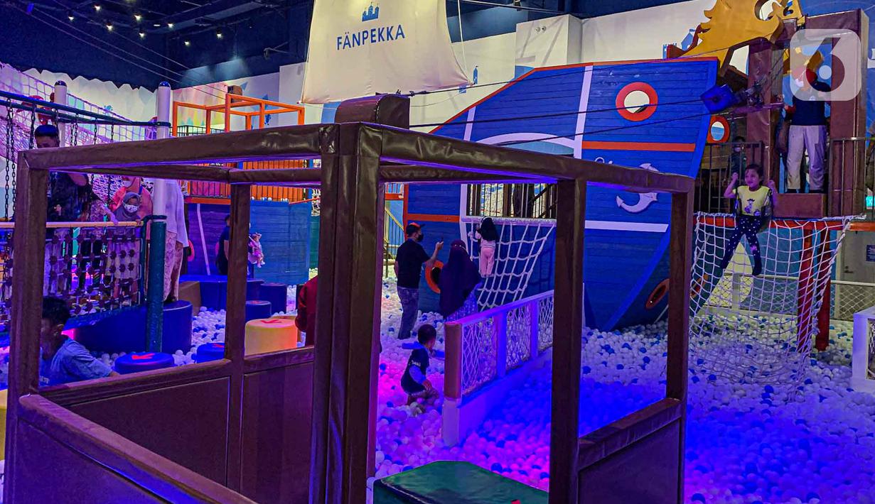 <p>Hari ketiga Lebaran, wahana permainan anak di mal diserbu karena menjadi alternatif bagi anak menghabiskan waktu yang tidak hanya bisa bermain namun juga sekaligus belajar dengan cara menyenangkan</p>