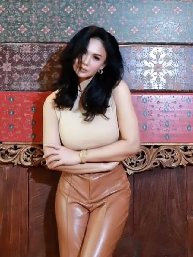 6 Potret Terbaru Yuni Shara dengan Rambut Panjang, Banjir Pujian Netizen