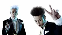 G-Dragon dan T.O.P tampil dengan gaya nyeleneh dalam poster yang dirilis menandai perilisan karya terbarunya.