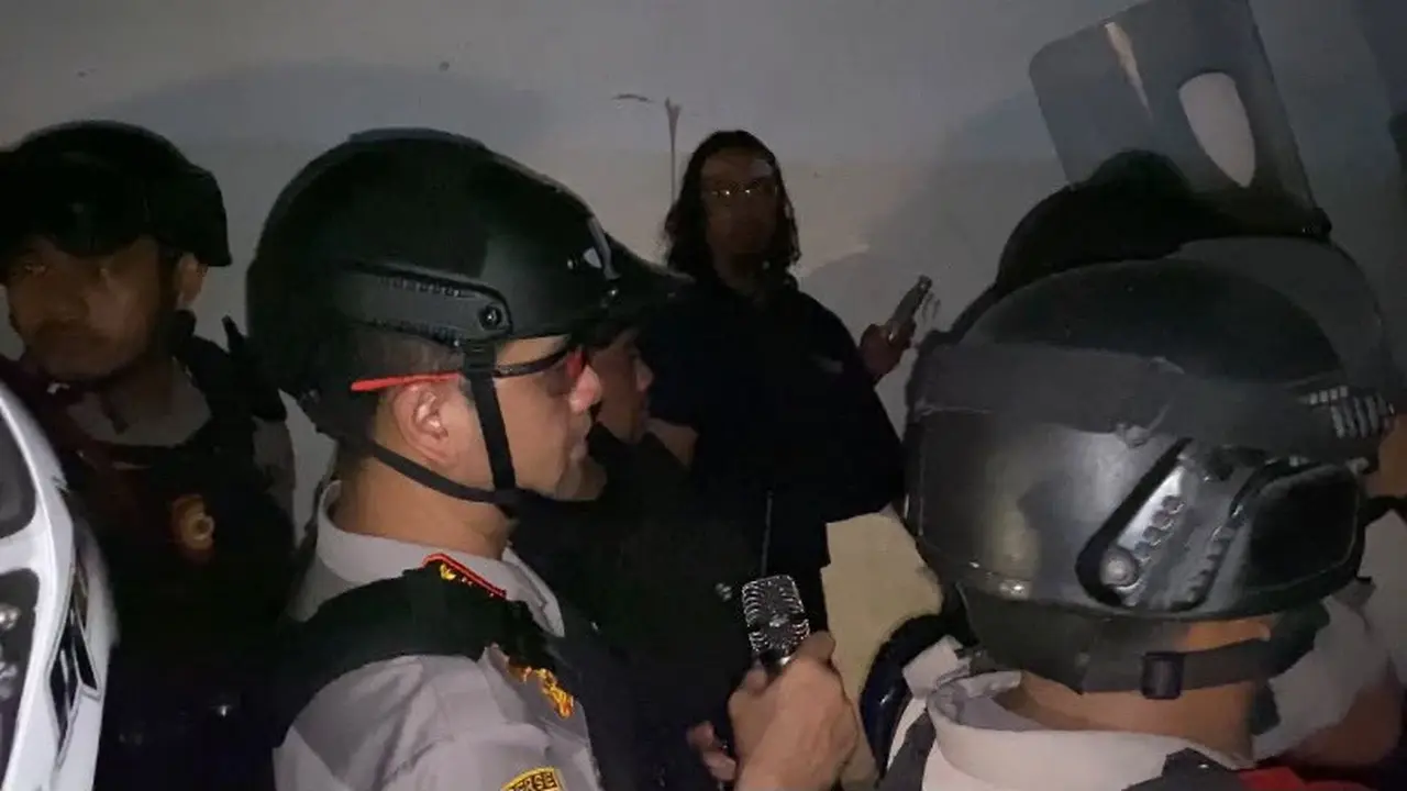 Propam periksa tujuh polisi terkait pemuda tewas saat tawuran di Makassar. (liputan6.com/Fauzan).
