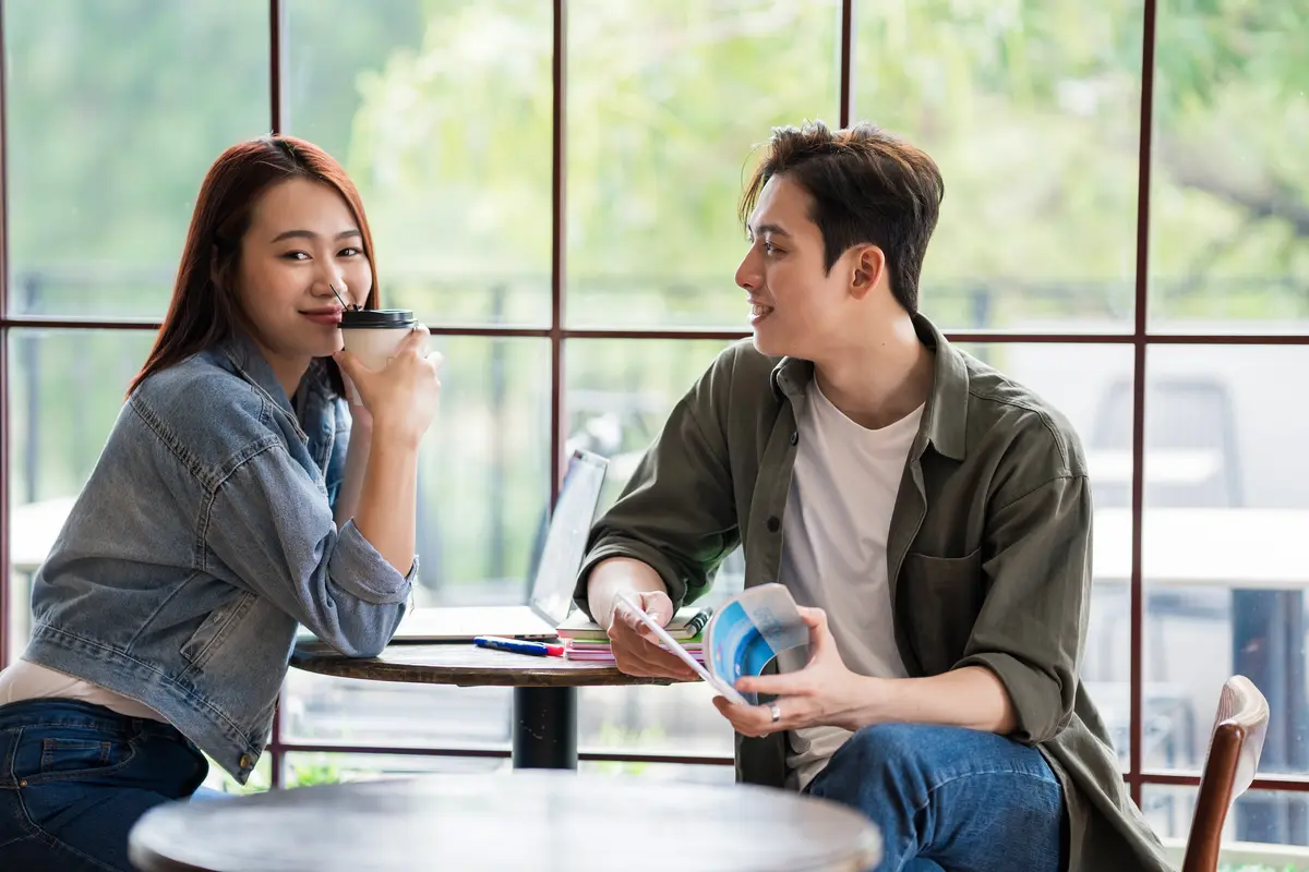 perempuan dan pasangan april