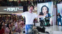 Sering mengisi acara, Vidi ternyata lebih kerap tampil dengan gaya casual alias santai. Penampilannya ini juga sering ia unggah di akun media sosial Instagram pribadinya.  (Liputan6.com/IG/@vidialdiano)