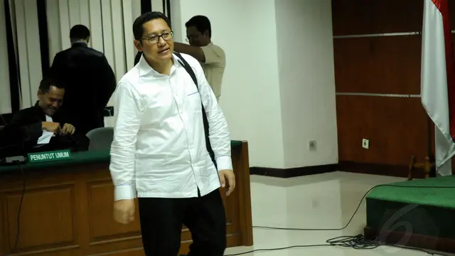 Baca Sendiri Pleidoi, Anas Urbaningrum Kehausan