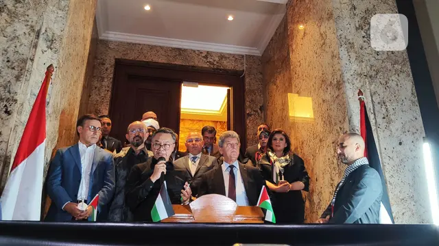 Dino Patti Djalal dalam Aksi Solidaritas untuk Warga Palestina