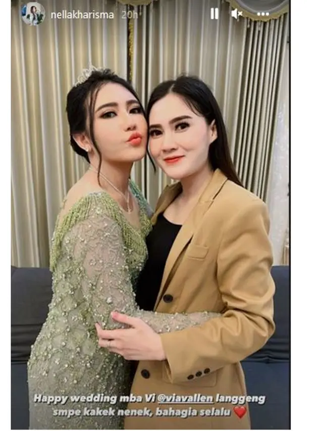 6 Potret Nella Kharisma Hadiri Pernikahan Via Vallen, Duet Satu Panggung